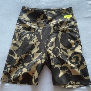 Nike One Luxe Mid-Rise Bike Shorts